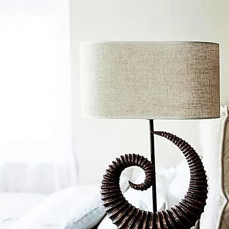 Lamira Serviced 4*