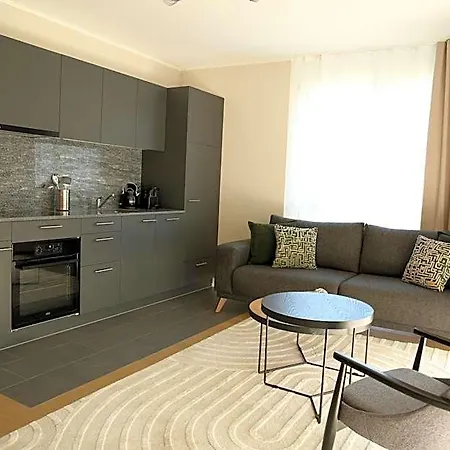 Lamira Serviced Aparthotel 4*
