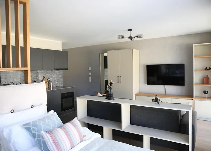 Lamira Serviced Aparthotel