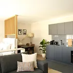 Aparthotel Lamira Serviced 4*