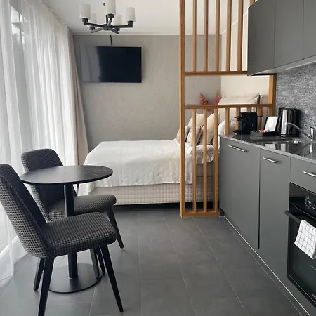 Aparthotel Lamira Serviced 4*